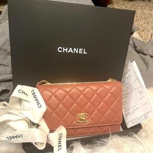 New Chanel wallet on chain.